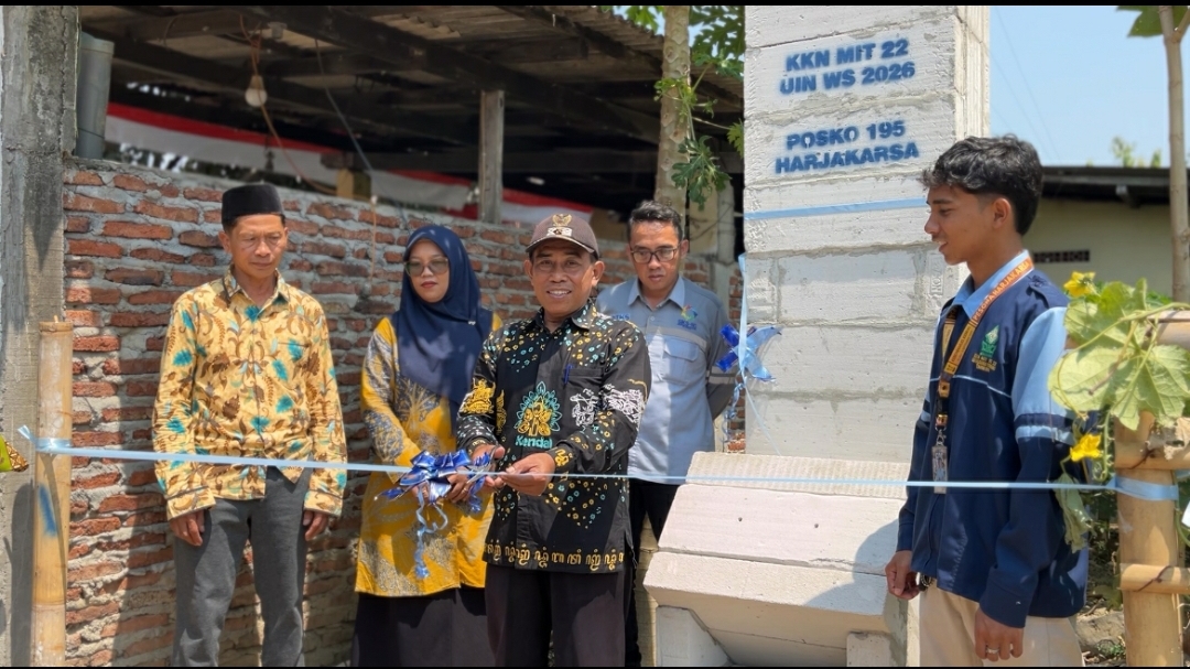 Hari Jadi ke-238 Desa Kebonharjo, KKN UIN Walisongo Hadiahkan Rocket Stove untuk Kelola Sampah
