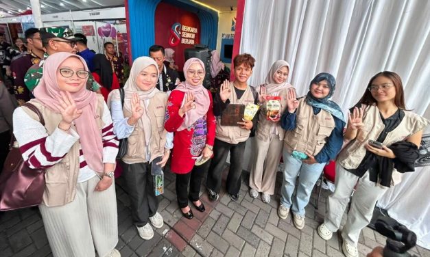 Perluas Pasar, PPK Ormawa Adbis Undip Dampingi UMKM di EXPO Demak