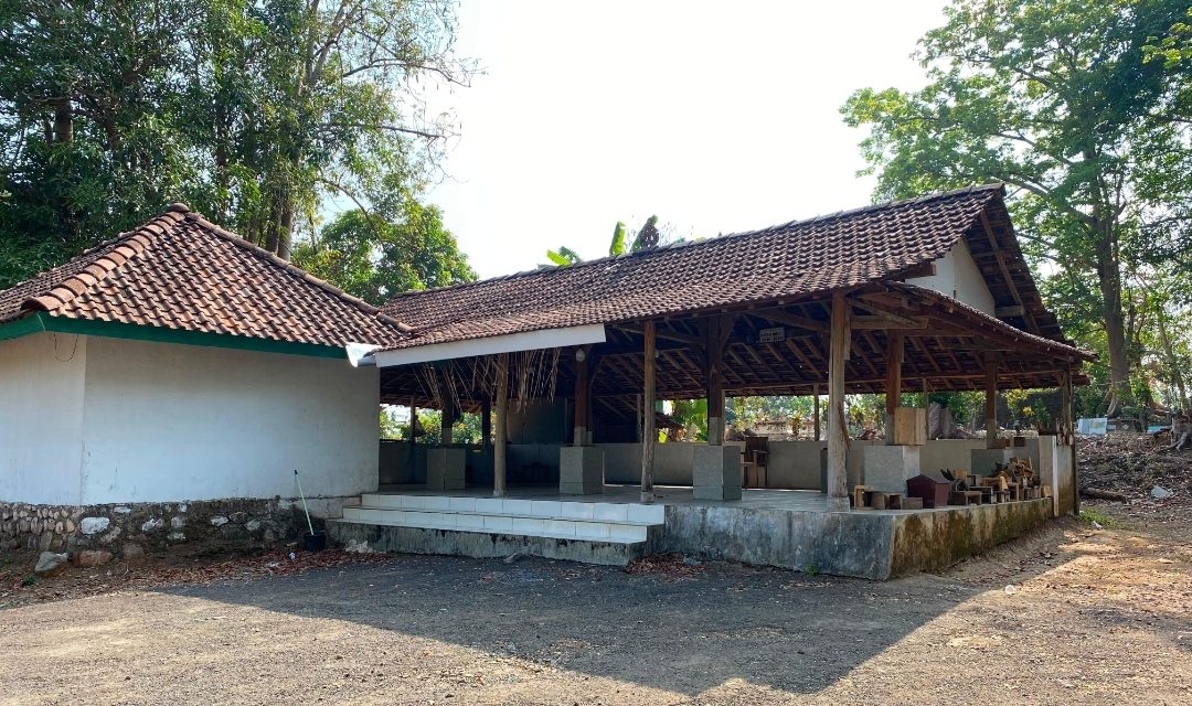 Mbah mbolem : Nama yang Hidup dalam Ingatan Kepuk