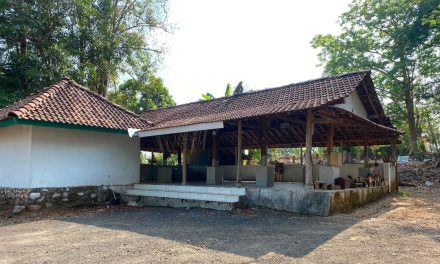 Mbah mbolem : Nama yang Hidup dalam Ingatan Kepuk