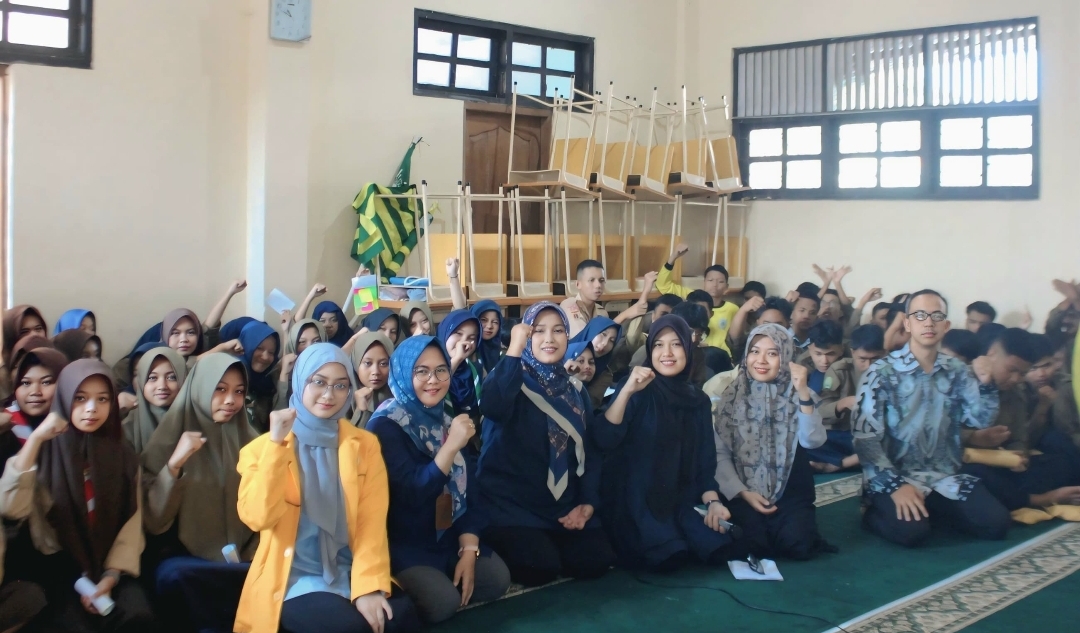 Dosen dan Mahasiswa Untidar Laksanakan Pengabdian tentang Manajemen Stres di SMA Muhammadiyah 2 Kota Magelang